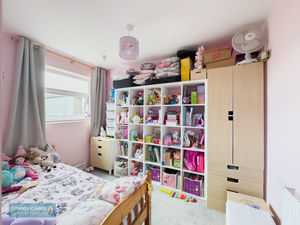 Bedroom- click for photo gallery